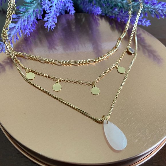 NWT Forever 21 Teardrop Pendant Gold Chain Trio Layered Necklace - Picture 2 of 3